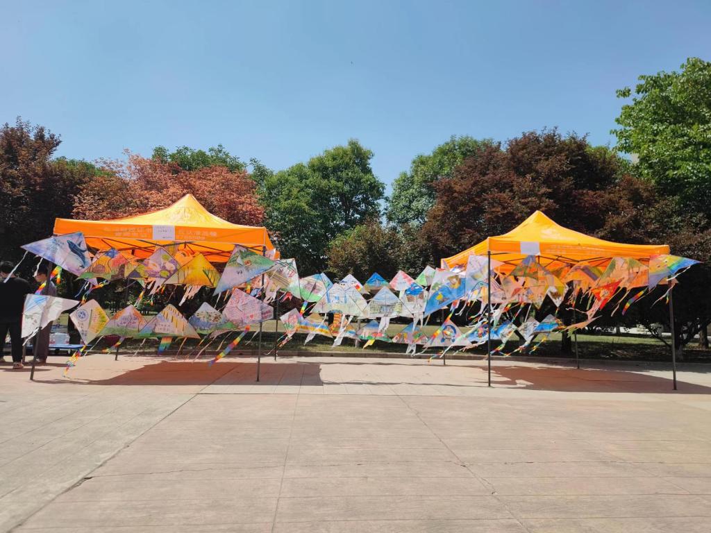 “筝舞于天，梦想起航”-西安工业大学风筝节成功举办